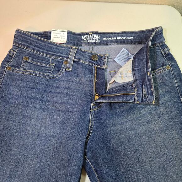 NWT Signature Levi Strauss & Co Mid Rise Modern Boot Cut Stretch Jeans Size 30 - Picture 3 of 7